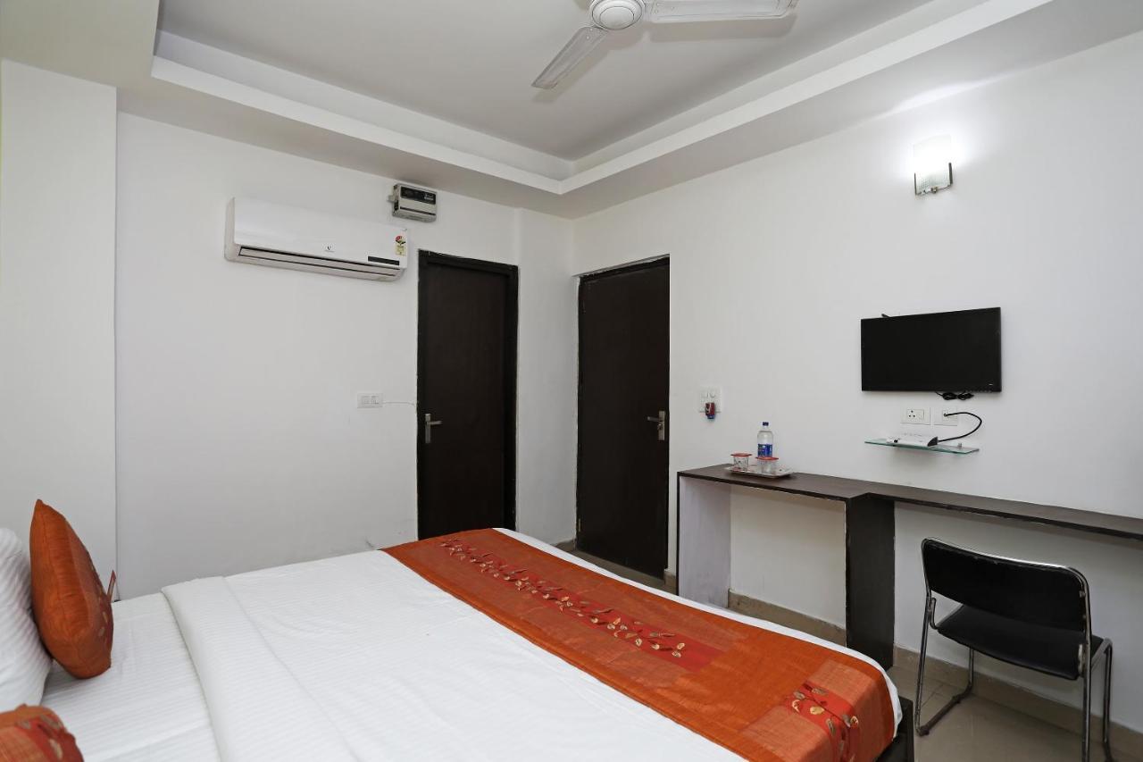 Oyo 11392 The Hotel Grand Hospitality Noida Luaran gambar