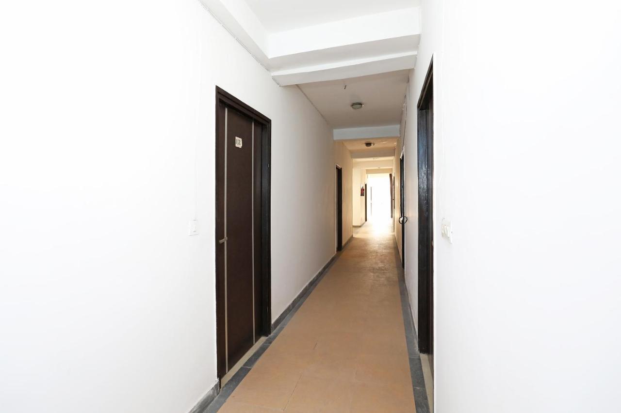 Oyo 11392 The Hotel Grand Hospitality Noida Luaran gambar