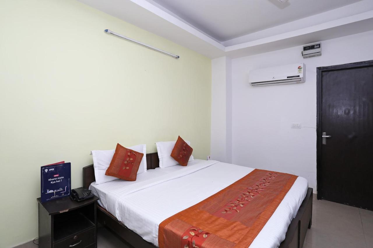 Oyo 11392 The Hotel Grand Hospitality Noida Luaran gambar