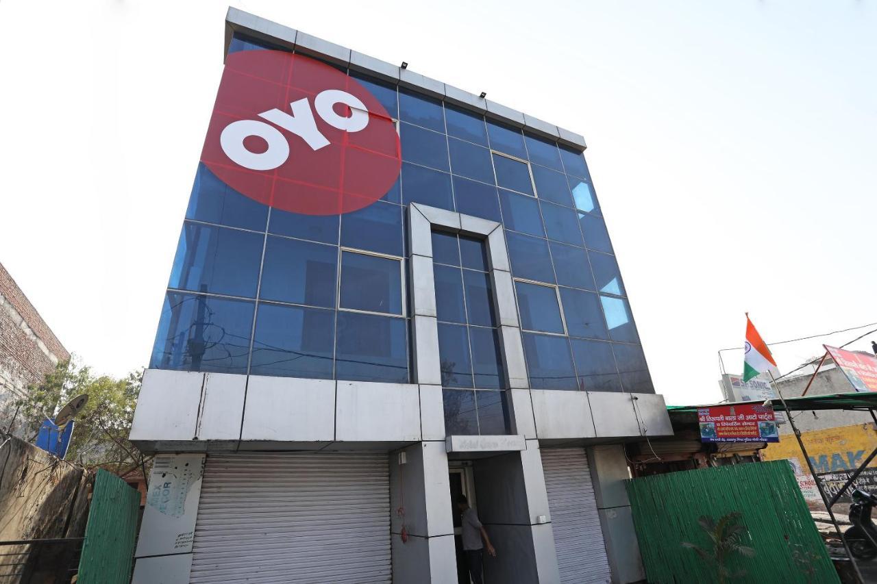 Oyo 11392 The Hotel Grand Hospitality Noida Luaran gambar