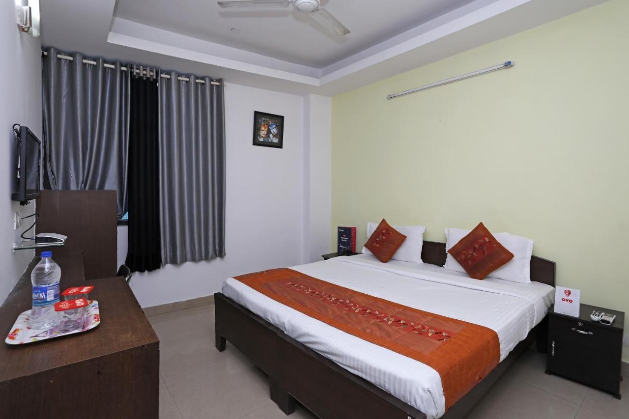 Oyo 11392 The Hotel Grand Hospitality Noida Luaran gambar