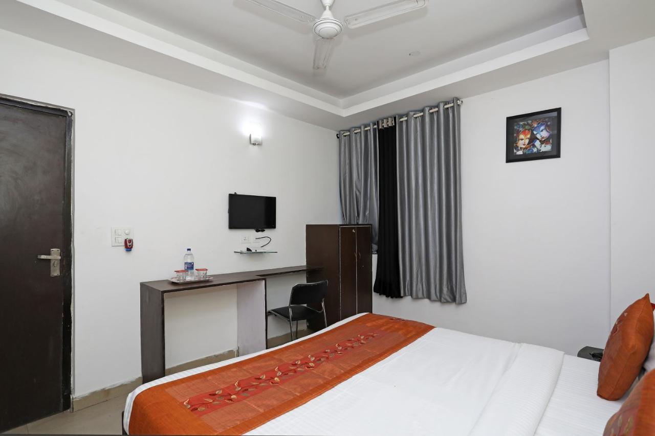 Oyo 11392 The Hotel Grand Hospitality Noida Luaran gambar