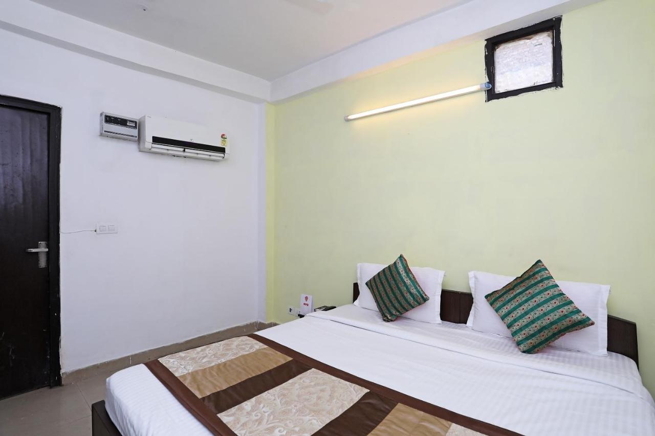 Oyo 11392 The Hotel Grand Hospitality Noida Luaran gambar