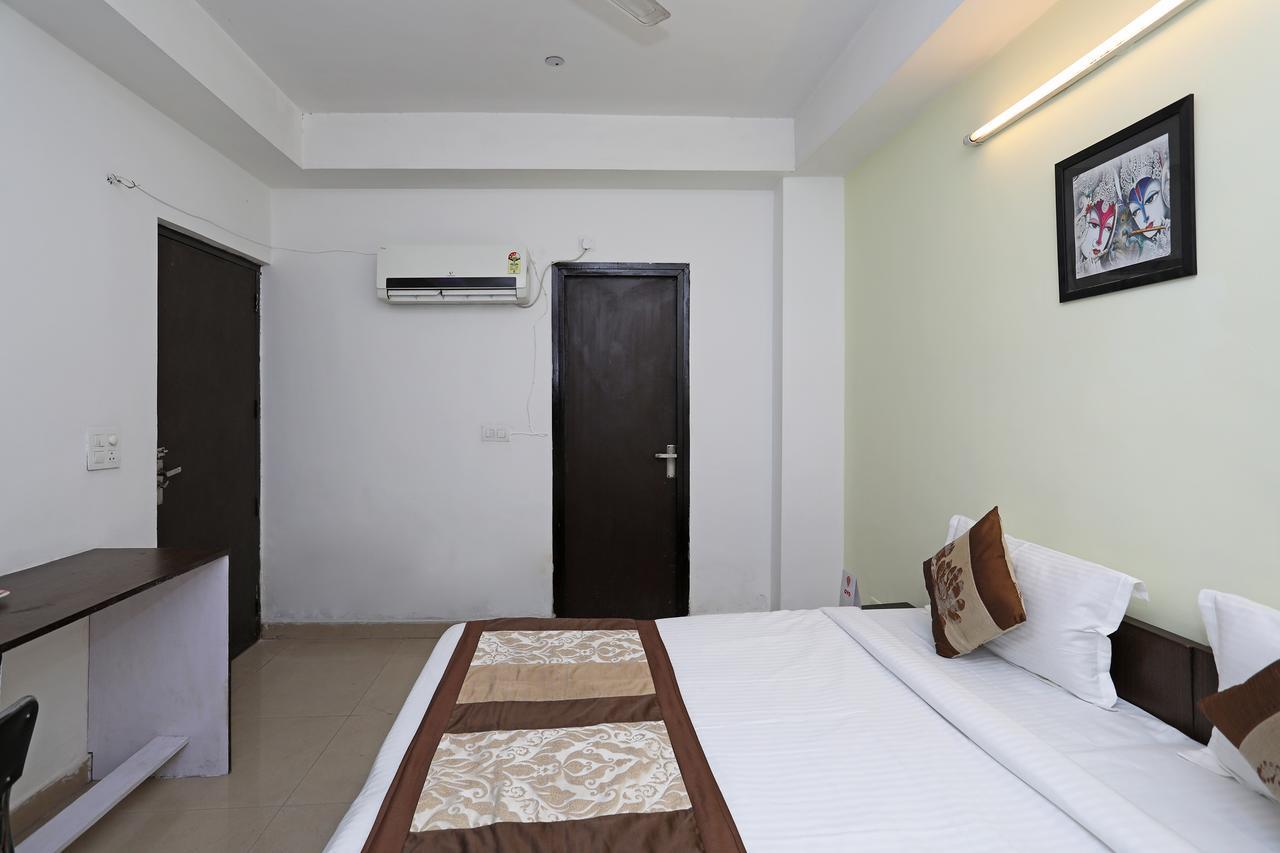 Oyo 11392 The Hotel Grand Hospitality Noida Luaran gambar