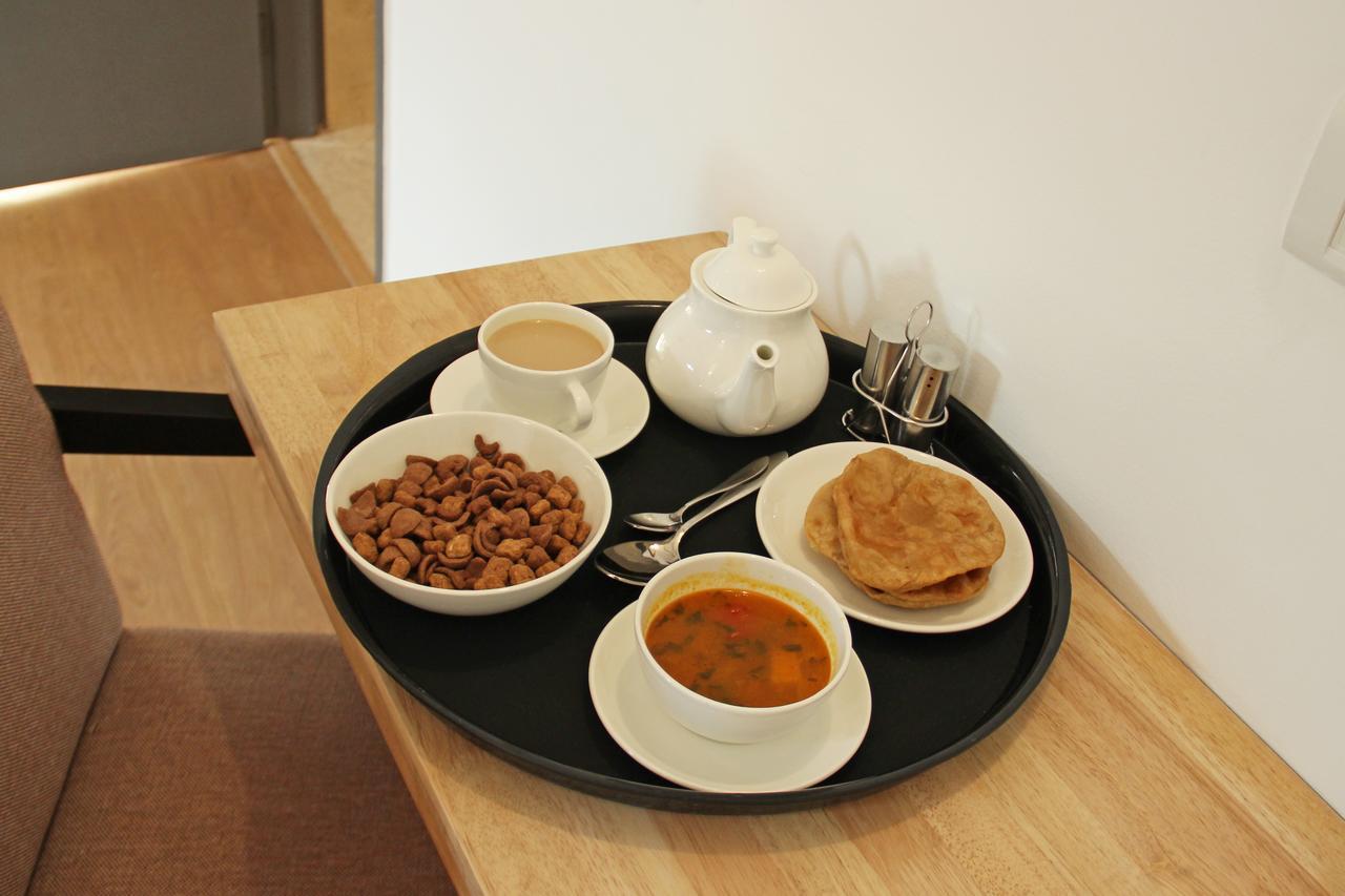 Oyo 11392 The Hotel Grand Hospitality Noida Luaran gambar