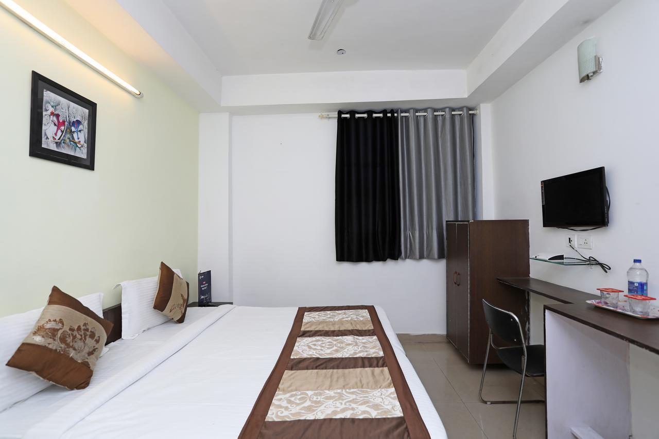 Oyo 11392 The Hotel Grand Hospitality Noida Luaran gambar