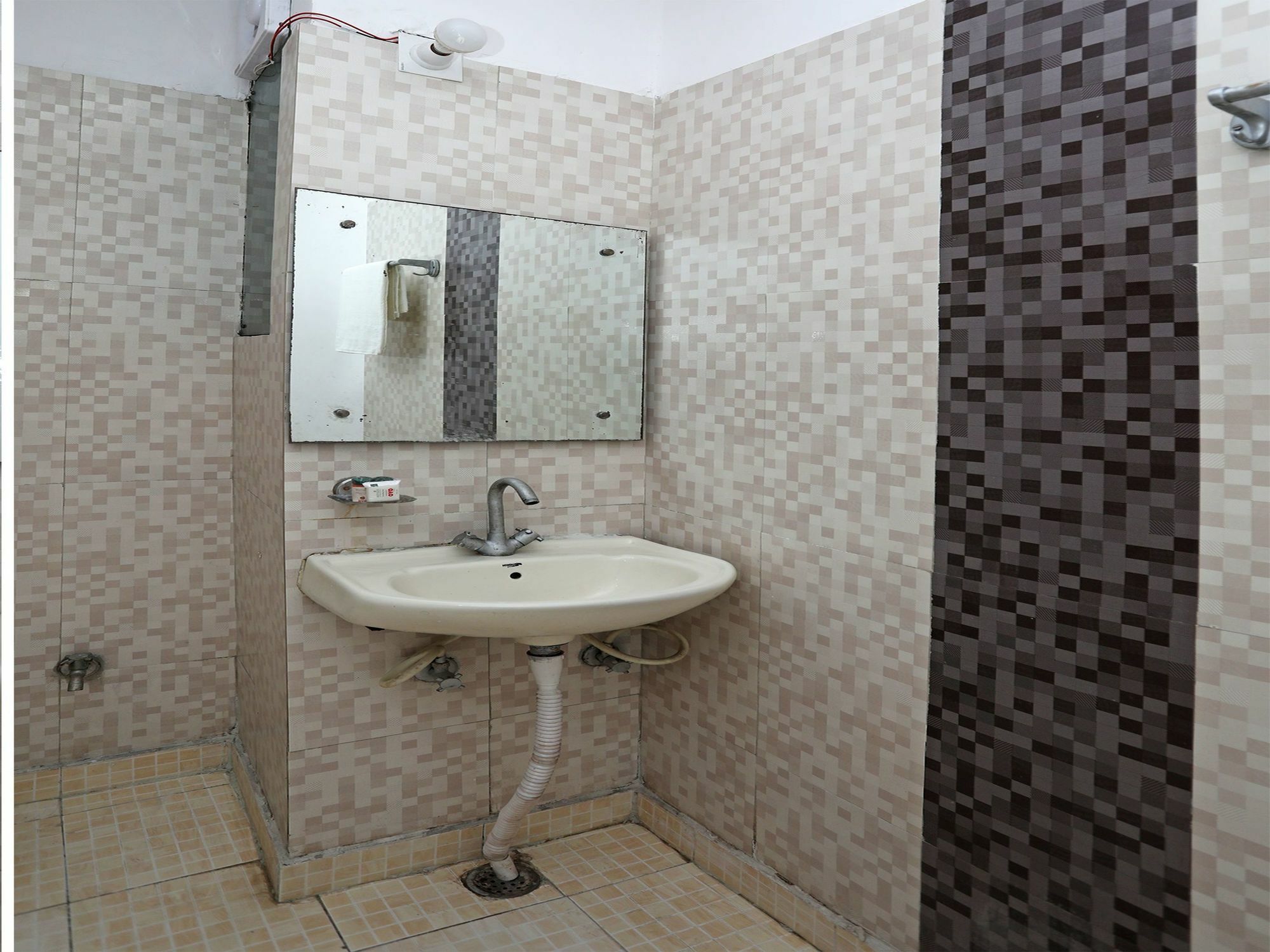 Oyo 11392 The Hotel Grand Hospitality Noida Luaran gambar